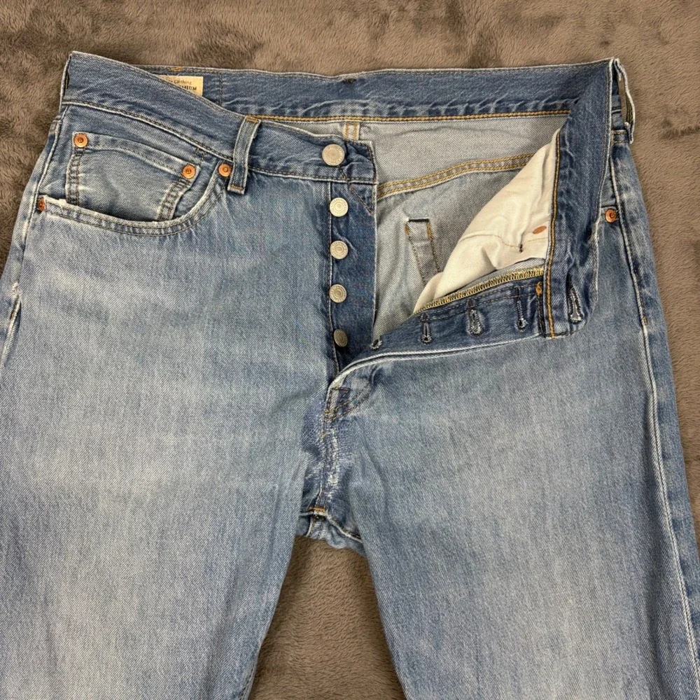 Levi's‎ Jeans Men 32x30 Blue 501 Original Fit Button Fly Light Wash Denim
